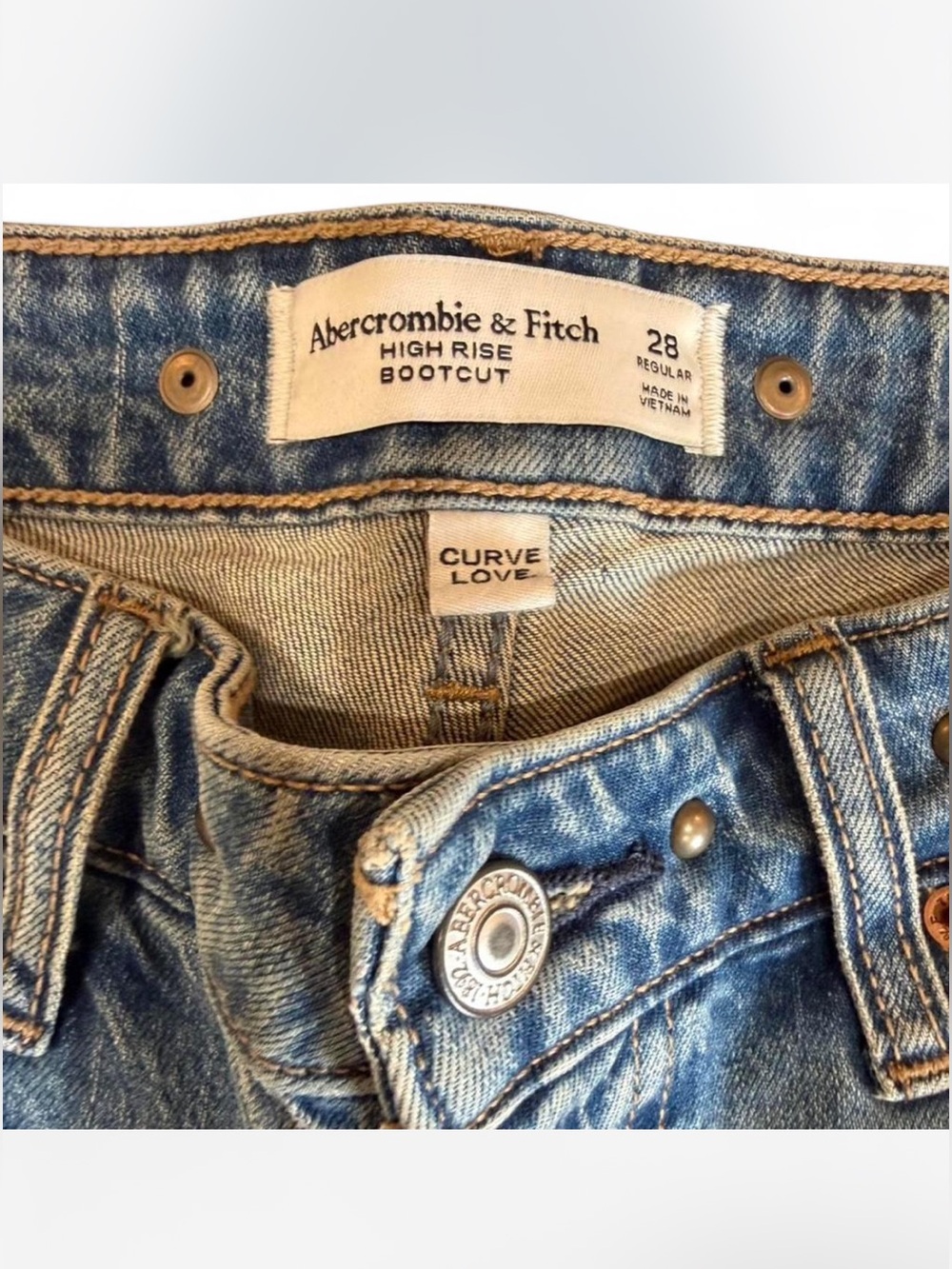 Abercrombie Curve Love High Rise Bootcut Studded Split-Vent Hem Jeans Size 28 - Picture 6 of 6